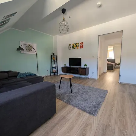 Traumwohnung Ueber Den Daechern Ruettenscheids 아파트